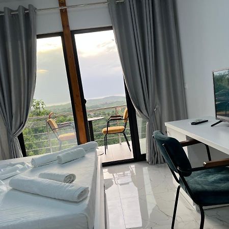 Restorant Hotel Xheni Shetaj Ngoại thất bức ảnh