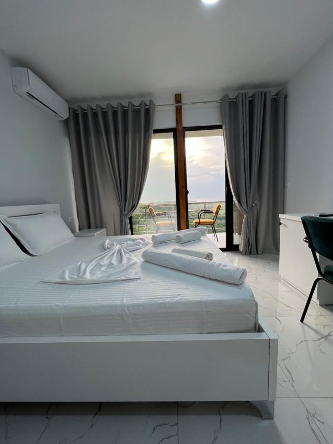 Restorant Hotel Xheni Shetaj Ngoại thất bức ảnh