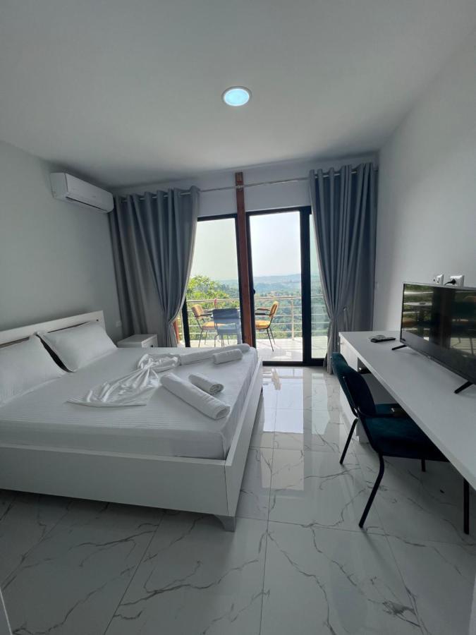 Restorant Hotel Xheni Shetaj Ngoại thất bức ảnh