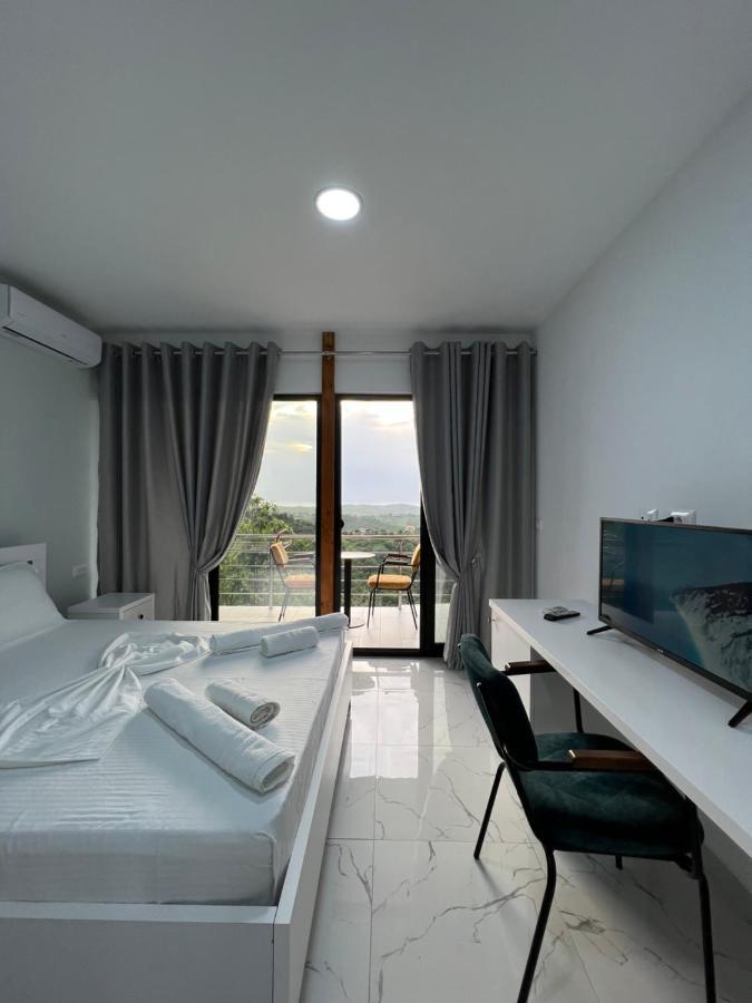 Restorant Hotel Xheni Shetaj Ngoại thất bức ảnh